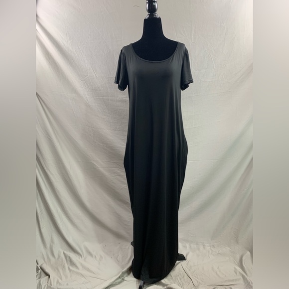 Black Round Neck Hidden Pocket Maxi Tee Dress - Picture 5 of 5